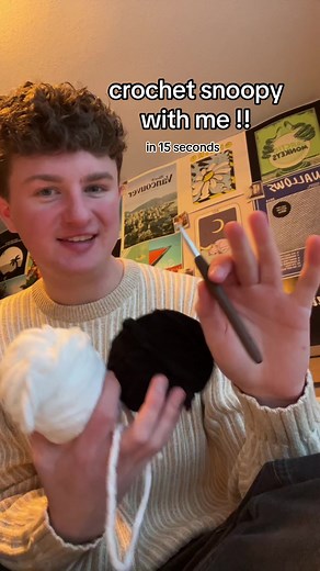 Crochet Snoopy in 15 Seconds – Quick Amigurumi Guide