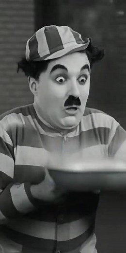 Charlie Chaplin Very Funny Jail Comedy #funny #charliechaplin #charliechaplincomedy