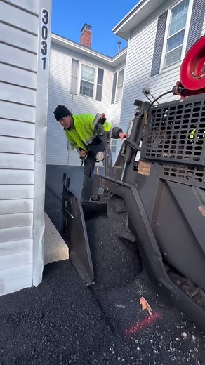 10K views · 23K reactions | Precision paving in a tight spot  Part 1 #pavingpros #paving #newhampshire #asphalt #construction #oddlysatisfying #pavingtheway #pavingperfection #renovation | Young's Excavating & Paving LLC | Facebook