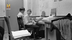 201K views · 1.5K reactions | El Apple 1 nunca iba a ser un éxito comercial masivo, el público siempre iba a ser ese grupo de personas que trabajaban en su sótano soldando y conectando cables...  Todo esto y más en tu pantalla de History #GigantesDeLaIndustria #MegaMarcas | HISTORY | Facebook