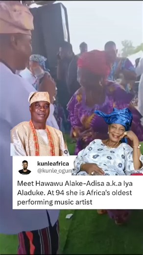 Hawawu Alake-Adisa, popularly known as Iya Aladuke (born 1st December 1931), is celebrated as Africa’s oldest performing music artist. 🎶👑 She was beautifully serenaded by K1 De Ultimate at the 2025 Oro Day Celebration in Oro, Kwara State, held on 23rd December 2025. ✨🎤 Contact @jumaigold_jewelleryvillage for your pure new gold from 18k to 24karat gold bar. We are located in Dubai. Shipping is worldwide | Lagos Lately