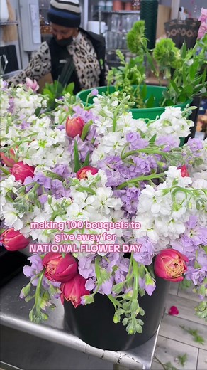 for National Flower Day we went to Union Square and gave away 100 bouquets!!! note for next time — bring more bouquets 💐 #nationalflowerday #nycflorist #floristsoftiktok #floristlife #unionsquare