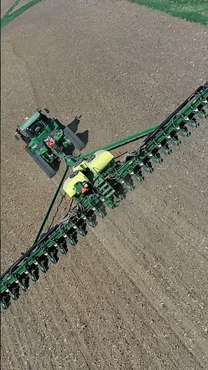 The world’s biggest John Deere planter: The DB120 #johndeere #db120 #planter #bigmachines