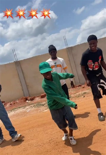 Ça 💥💥 @ZADI.THE.KING🔱💣🦍👑 @AB Dance crew 🎭 @benito24officiel #danse #tiktok🇨🇮🇫🇷 #fromdaloatotheworld