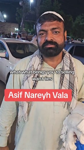 3.6M views · 10K reactions | انگلش زبان میں ناڑے بیچنے والے راولپنڈی کے محمد آصف کی ویڈیو وائرل، جس میں محمد آصف کو فارن ایکسنٹ میں خوبصورت انداز میں بات کرتے ہوئے دیکھا جا سکتا ہے.拾 #viralvideoシ #funnyvideo #viralvideochallenge #PakistanZindabad #fypシviralシ2024 #funnymoments #talented #motivational | Harbanspura Lahore Punjab | Facebook