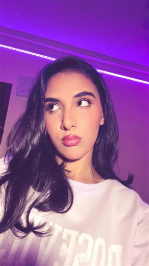 فيديوهات أنشأها Rubyrue. (@ruby_rue8) باستخدام Who are you? - Saga Faye