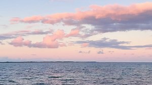 52K views · 2K reactions | Bookending the day for you. If nothing else went right today you had a beautiful sunrise and a beautiful sunset. | Lisa Robertson | Facebook