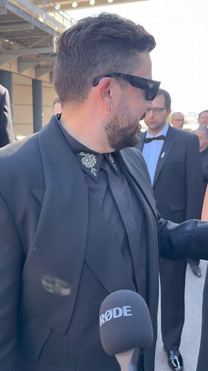 🎬 L'équipe du film d'Artus "Un p'tit truc en plus", avec des acteurs en situation de handicap, gros succès avec déjà plus de 3 millions d'entrées, a monté mercredi les marches du Festival de Cannes. | Agence France-Presse