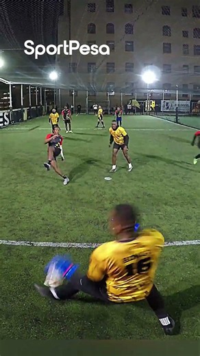 Great stop from point blank. Unlucky it falls for the player ⚽⚽