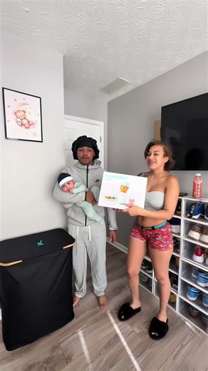 POV: you’re a 5-month-old and your personal chef is back in the kitchen 🥕👩‍🍳 #BabyTok #MomTok #HomemadeBabyFood #FeedingBaby #BabyPuree