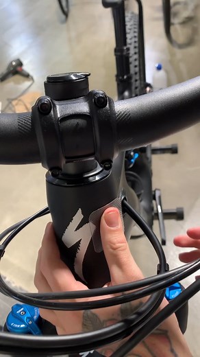 Protect Your Investment with AMS Frame Protection! In this essential guide, we show you how to easily install All Mountain Style's high-quality Frame Protection on your bike. Say goodbye to unsightly cable wear that can damage your bike's paint and lacquer, reducing its aesthetic appeal and future resale value. 🔍 Why AMS Frame Protection? Our innovative design not only preserves the look of your bike but also enhances its longevity. Perfect for passionate mountain bikers who care about maintain