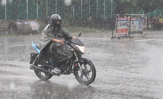 Uttarakhand Weather: कल भारी से भारी बारिश का ऑरेंज अलर्ट, देहरादून और पौड़ी में बंद रहेंगे स्कूल