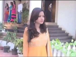 Beintehaa : Aaliya leaves Barkat Villa - video Dailymotion