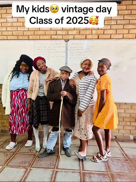 Who said school should be boring🤷‍♀️ #My babies❤️