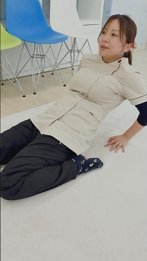 Easy stretches to make bending and straightening your knees easier ① Stretch for the front of you...