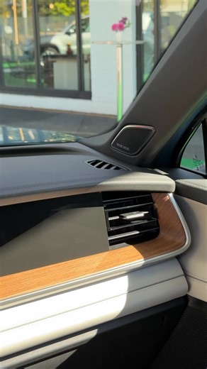 You don’t always need to buy a luxury brand to get luxury car features. The new 2026 #VolkswagenTiguan gives off budget #Audi vibes, especially next to the also new 2025 #AudiSQ5! | Redline Reviews