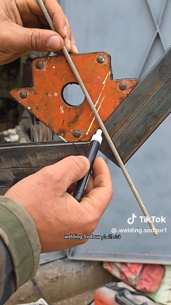 Une astuce ingénieuse : couper le coin correctement. #weldding #machine #sodour #Crafts #metal