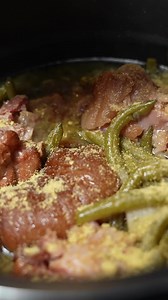 Because green beans, white potatoes, and ham hocks (you can use smoked turkey) are a whole vibe. Recipe on the blog. | DariusCooks