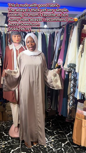This abaya is louddddd😍 If you are a nude lover don’t over look this design. #bangora #sowutuom #goviral #smallbusinessowner #abayashop