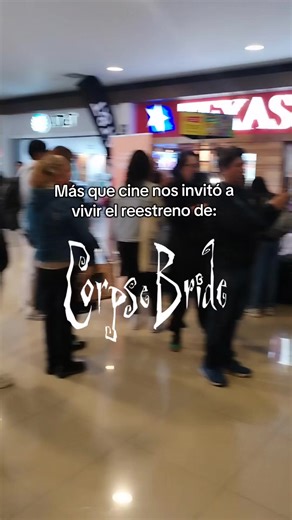 Gracias a la banda de @ QUE CINE por haberse aventado este reestreno increíble. 🎬🍿 #CorpseBride #TimBurton #Cine #JohnnyDepp #fyp