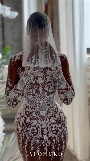 181K views · 4.4K reactions | When the bride shows up and shows out 懶 #dswbridal #dswcouples #blacklove   @alonuko_bridal | Dark Skin Women | Facebook