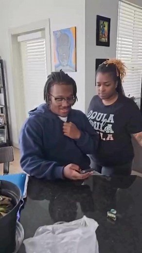 This is the moment when incoming Howard University Freshman Ja Kobi Cockerham found out that he would be a Karsh STEM Scholar 🥹 The Karsh STEM program awards the country’s highest-achieving students with a scholarship for tuition, mandatory fees, room, board, and an allowance for books to pursue a Ph.D or MD-Ph.D. in STEM. Cockerham is confident in his scientific capabilities and looks forward to majoring in physics and mathematics, but he chose Howard for more than just the research. “I knew t