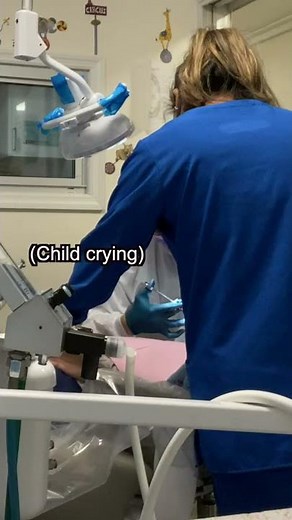 When a child cries - how to calm / reassure [Pediatric Dentist]