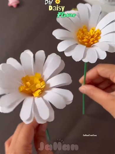 Diy Easy Paper Daisy flower 🌹 #DIY #satisfying #easyorigami #origami #asmrvideo