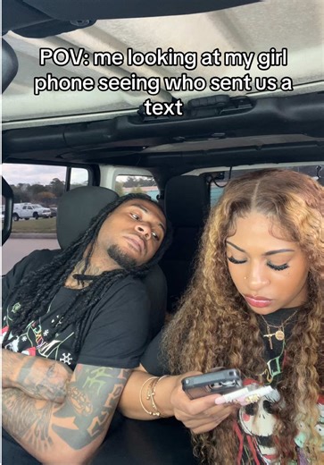 This our shii I’m going in group text & all #couple #couplestiktok #foru #couplecomedy #viral