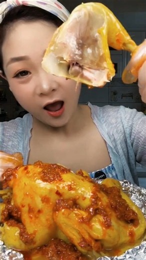 Eat delicious grilled chicken with chilli crisp. #eat #shorts #food #fypシ