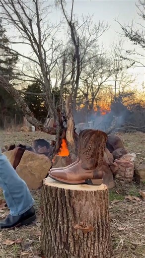 Laredo Western Boots | The Vapor. The boot made for good times and laid-back vibes. #HowDoYouLaredo | Instagram