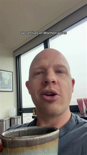 SlWhat do you think of the S4 Trailer? #fyp #secretlivesofmormonwiveshulu