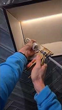 Mastic Man- Silicone caulk application 👑💯#satisfying #masticman #southcoastsealantsltd