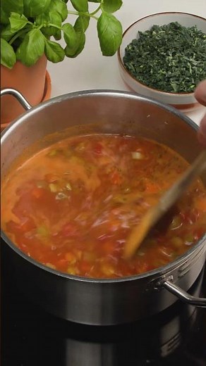 Let's celebrate the end of spring with this cheerful Minestrone Ditalini recipe!