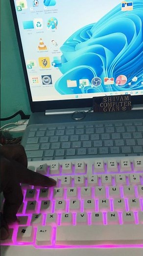 "Change Desktop Icon Size in Seconds! 😱 | Quick Windows Shortcut"