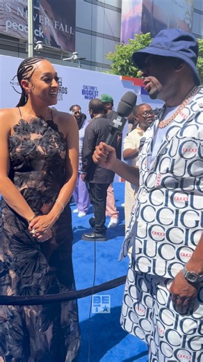 “And I saw you Crip Walking to Kendrick Lamar.” 😂 Our social BLUE carpet host and Hip Hop icon N.O.R.E. talked to Tia Mowry and found out which West Coast legend taught her how to pop out and show y’all how it’s done on the dance floor. #BETAwards | BET