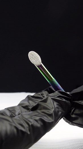 Our all new dual-ended rainbow metal cuticle pusher simplifies prep with a comfortable design. The flat-angled tip gently pushes back cuticles, while the other end transforms into a precision cleaning tool.💅🏻 Tap the link in bio to shop! #maskscara #cuticleprep #cuticlecare #fyp