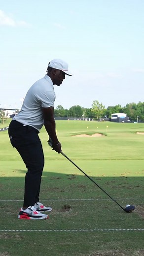 Roger Steele's Slow Motion Golf Swing and Club Twirl