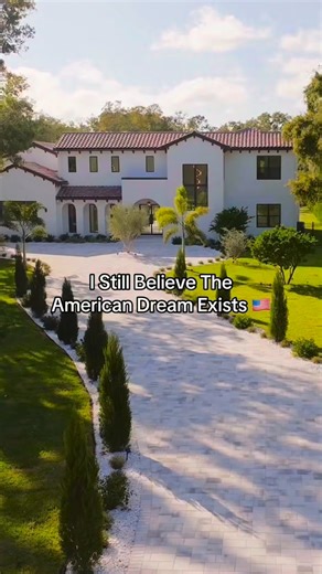 Isabella Kotsias on Instagram: "The American dream still exists.. 🇺🇸 It’s just not in the way you’ve been taught. ❌ It’s not about going into debt for a basic college degree. ❌ It’s not about working 40 years for a company. YOU NEED TO: ✅ Build Digital Assets ✅ Learn Online Skills ✅ Take Action NOW THIS is the opportunity of our generation. It changed my life & I’m not going to let it go by without helping it change yours & bringing your attention to this. The world is changing fast & too many