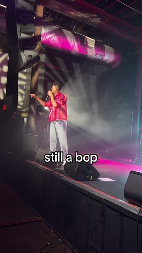 this is the only correct way to sing this song #concert #brycevine #livemusic #americanmusician