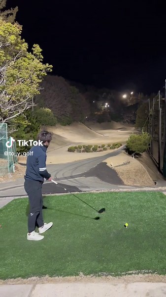 ゴルフ スイングに挑戦！面白い初心者ゴルフアマチュアの魅力