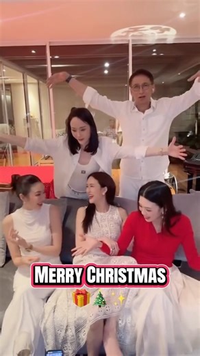 Api on Instagram: "Merry Christmas & Happy Holidays with the Sri sisters ❤️✨ 🎁🎄 #หูฟังมีความดีเล #siblingschallenge"