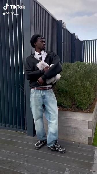 Suttin lite😅 #fyp #explore #fashion #fashiontiktok #outfitinspo #reels #content