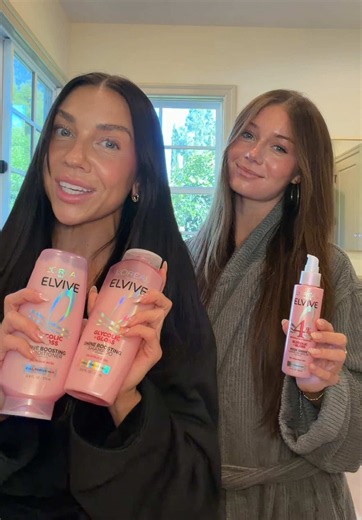The shine speaks for itself ✨ @loréal paris usa Elvive Glycolic Gloss has officially made a spot into our haircare routine #LOrealParisPartner #LOrealParisHaircare