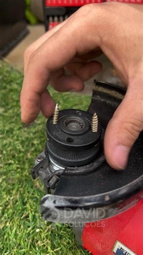 Using a screw on an angle grinder to cut PVC pipe#tools #DIY #cutting ⚙️🔩