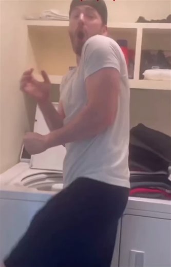 Pranking each other #asethetic #funnytiktok #captainmarvel #captainamerica #chrisevanstok