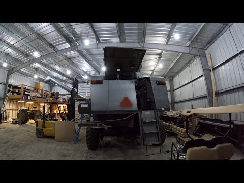 Gleaner R52, working on the rotor part 3.