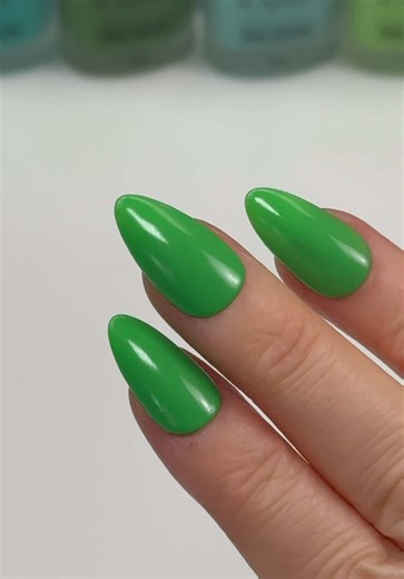 🍏💚 GREEN APPLE GLAM FOR ST. PADDY’S 💚🍏 If you’re not wearing green… are you even celebrating? 😉✨ This juicy green apple shade is 102. Apple Splash – Nail Polish & Gel Polish Duo and she is THAT girl for St. Patrick’s Day 🍀💅 Bright. Fresh. Playful. It’s giving lucky vibes with a glossy, candy-coated finish that pops in every light. 🌈✨ Perfect for: 💚 St. Paddy’s parties 💚 Festive nail sets 💚 Clients who love a bold spring moment And the best part? You can grab it in BOTH regular polish 