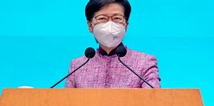 Hong Kong leader delivers defiant swan song speech