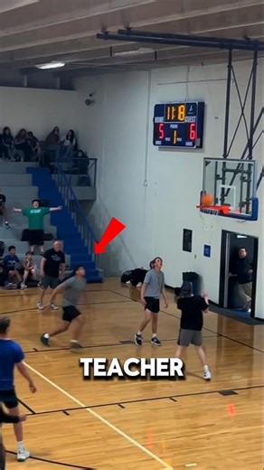 This Teacher Was Dunking on Everyone💀